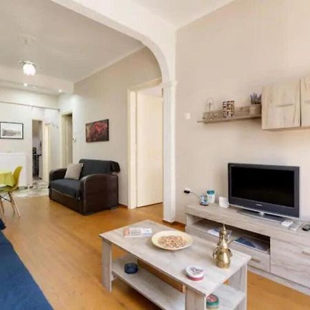 Private Pristine Balcony Home- Heart Of The Center Tesalonika Bagian luar foto