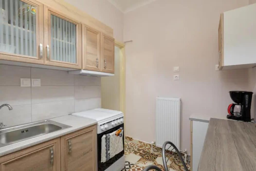 Private Pristine Balcony Home- Heart Of The Center Tesalonika Bagian luar foto