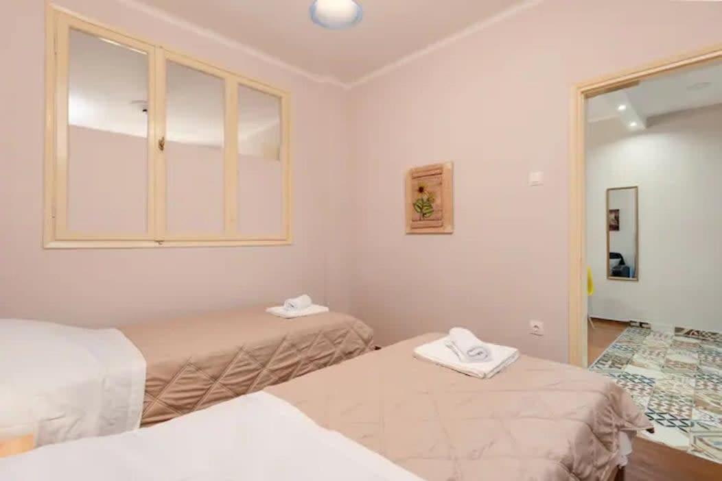 Private Pristine Balcony Home- Heart Of The Center Tesalonika Bagian luar foto