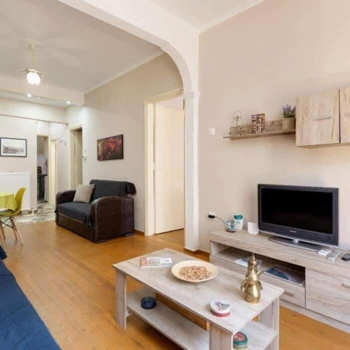 Private Pristine Balcony Home- Heart Of The Center Tesalonika Bagian luar foto
