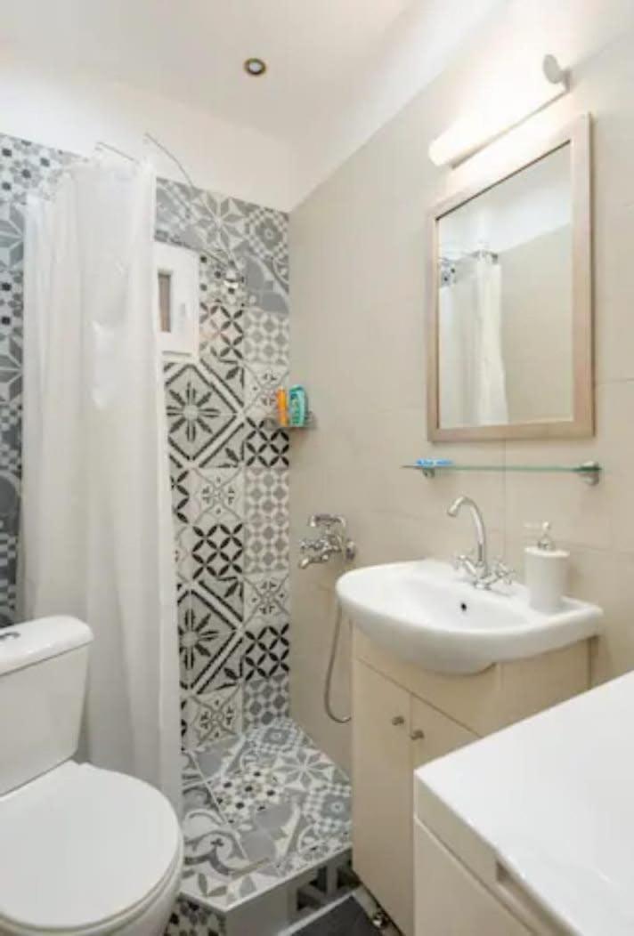 Private Pristine Balcony Home- Heart Of The Center Tesalonika Bagian luar foto