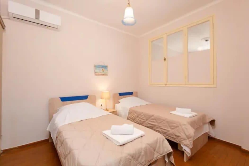 Private Pristine Balcony Home- Heart Of The Center Tesalonika Bagian luar foto